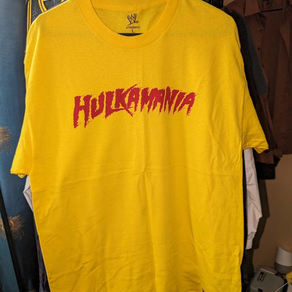 WWE MENS HULKAMANIA SHIRT BRAND NEW YELLOW SIZE LARGE